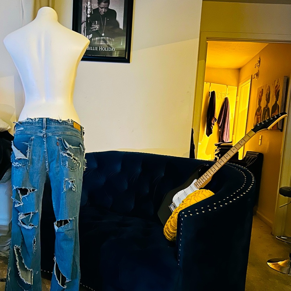 Extreme cut Levis